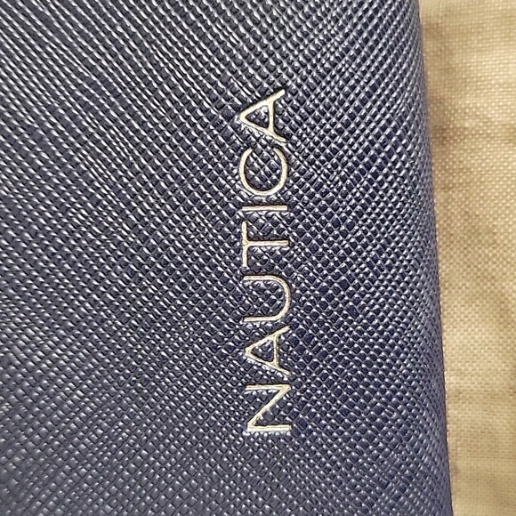 Nautica Navy Blue Wallet/Wristlet ID Safe RFID Protection 0 - Picture 7 of 11